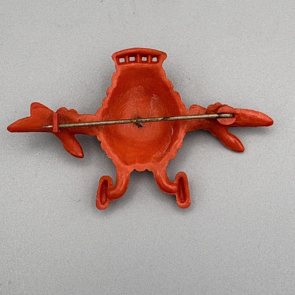 WWII US Military Red Orange Celluloid Aviator Wing Sweetheart VICTORY Brooch Pin